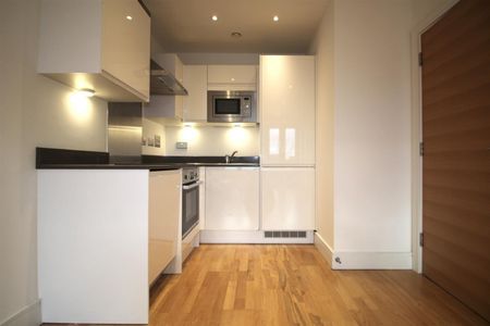 1 Bedroom Apartment To Let - Photo 4