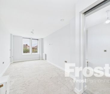 High Street, Southall,UB1 - Photo 4