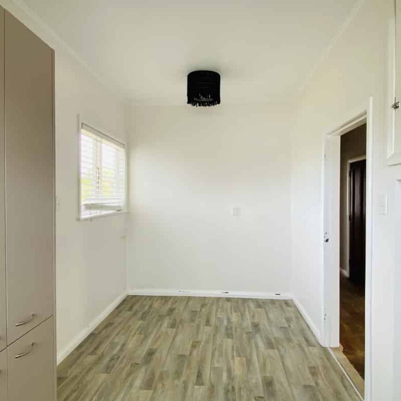 Bright & Newly Renovated Ã¢Ãâ¬Ã" Central Pahiatua Living - Photo 1