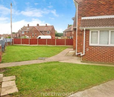 3 bedroom semi-detached house to rent - Photo 6