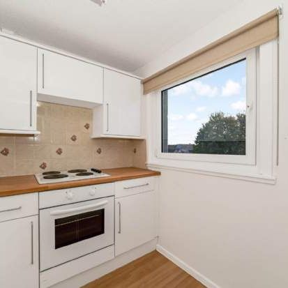 1 bedroom property to rent in Lochwinnoch - Photo 1