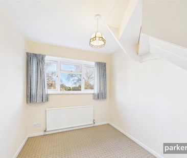 4 bedroom semi-detached house to rent - Photo 4