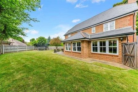Netherne Drive, Coulsdon, CR5 - Photo 5