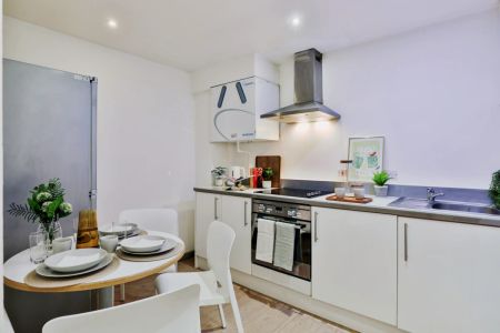Classic Smaller Shared Apartment - Photo 3