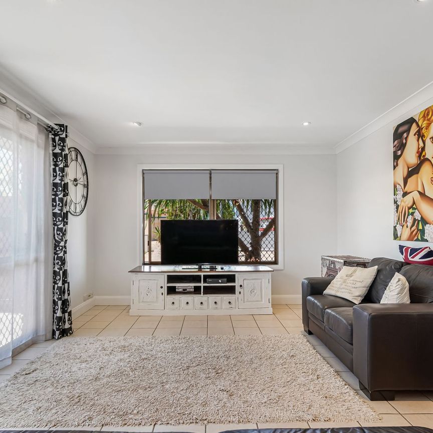 Fully Furnished Home in Mooloolaba&excl; - Photo 1