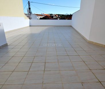 Magnífico apartamento T4, localizado na pitoresca vila de Gaeiras. - Photo 2