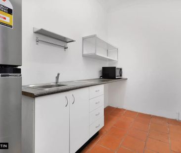 MGM MARTIN - TWO BEDROOM APARTMENT - Photo 1