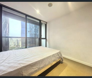 Furnished 2-Bedroom, 2-Bathroom Apartment with Balcony - Photo 4