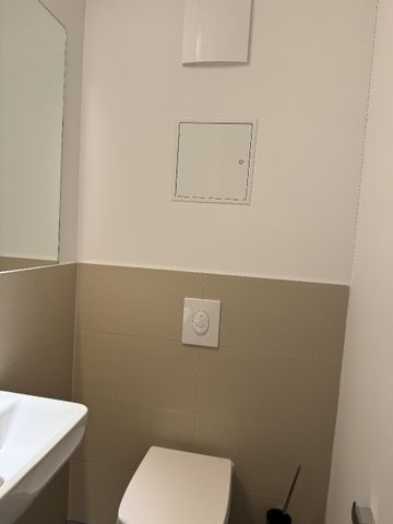 Moderne 4-Zimmerwohnung mit Wintergarten - Photo 2