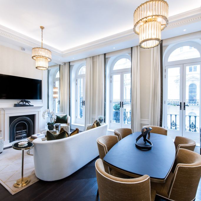 2 bedroom conversion flat with 1 reception and 2 bathrooms in London, W8 - Photo 1