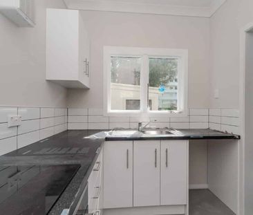 Spacious three bedroom flat - Photo 3