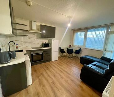 3 Bed Flat, Kendal Tower, B17 - Photo 1