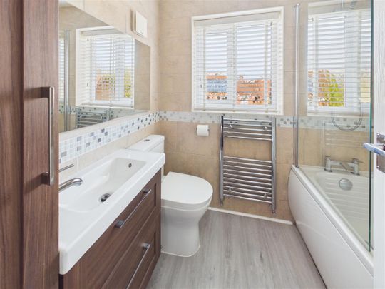 3 bedroom Detached house to rent - Photo 1