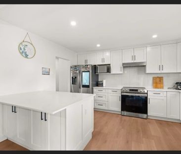 1106 Duthie Avenue apartment — Burnaby, BC (3-Bedroom) - 3 Bedroom - Photo 1