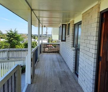 Sunny & warm with fantastic views. Pet friendly. - Photo 3
