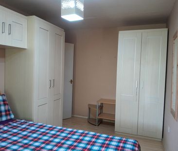 Room in a Shared House, Dinnington Drive, M8 - Photo 1