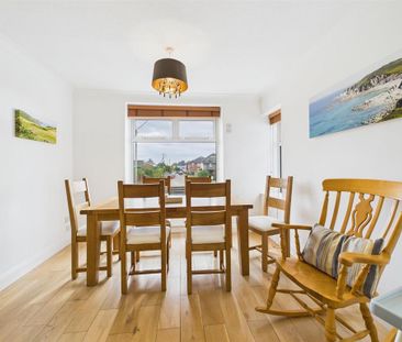 3 bedroom semi-detached bungalow to rent - Photo 3