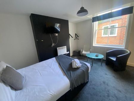 1 bedroom in a house share to rent - Photo 5