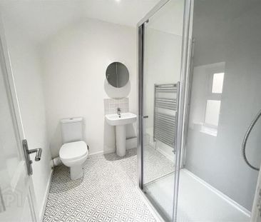 44 North Street, Newtownards, BT23 4DE - Photo 4