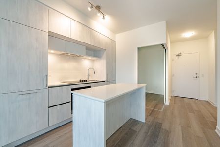 For Lease - 6 David Eyer Road Unit# 409, Richmond Hill, Ontario - Photo 4