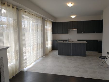 For Lease - 3 Weylie Street, Hamilton, Ontario - Photo 4