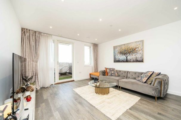 Hanbury Road, Acton, W3 - Photo 1