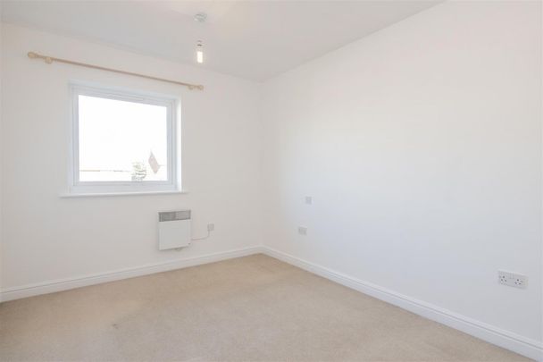 1 bed Apartment To Let - Photo 1