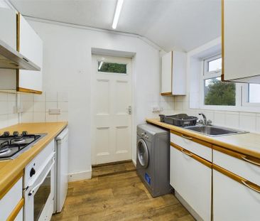 3 bedroom maisonette to rent - Photo 5