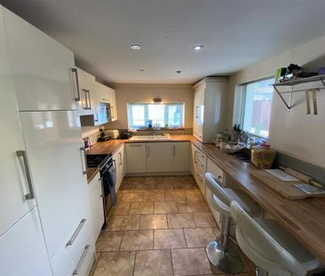 4 bedroom private hall to rent - Photo 5