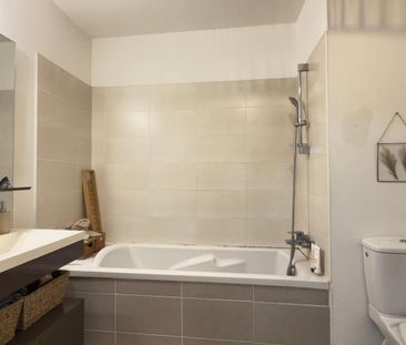 Location Appartement 3 pièces 59m² MARSEILLE 9ème - Photo 1