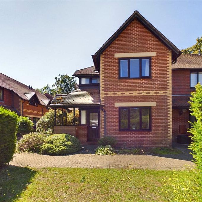 2 bedroom end of terrace house to rent - Photo 1