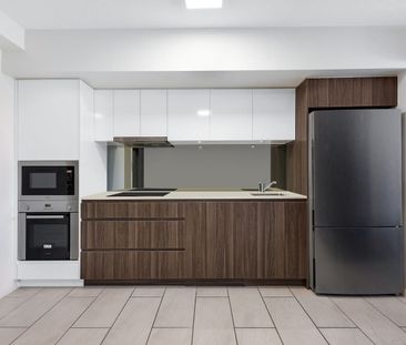 Coastal Living in the Heart of Mooloolaba - Photo 4