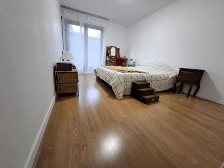 Location Appartement 4 pièces 125m² - Photo 4