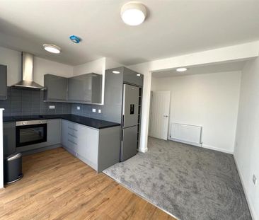 2 bedroom maisonette to rent - Photo 5