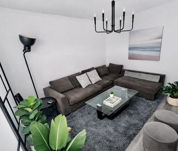 For Lease - 206 Bathurst Street Unit# Lower, Toronto, Ontario - Photo 1