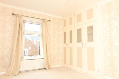 3 bedroom terraced house to rent - Photo 3