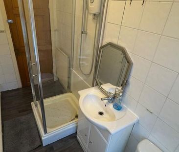 Room 3, Lucas Street, Woodhouse, Leeds, LS6 2JD - Photo 6