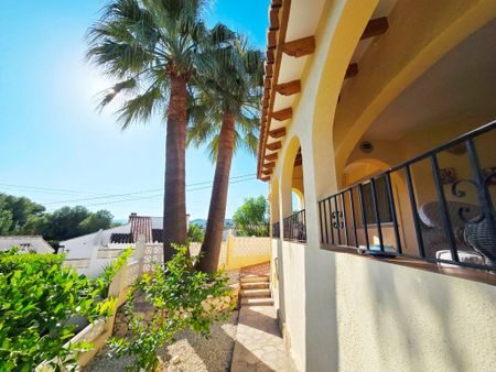 BEAUTIFUL VILLA FOR RENT with 4 bedrooms and community pool / UNTIL JULY 2026 - Photo 5