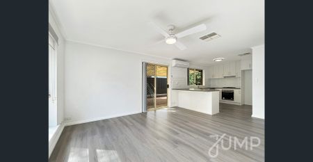 Stylish Two-Bedroom Stunner - Renovated & Ready to Enjoy! - Photo 5