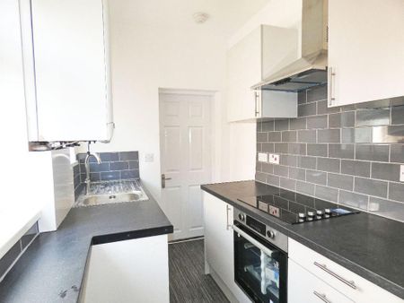 3 bedroom terraced house to rent - Photo 2