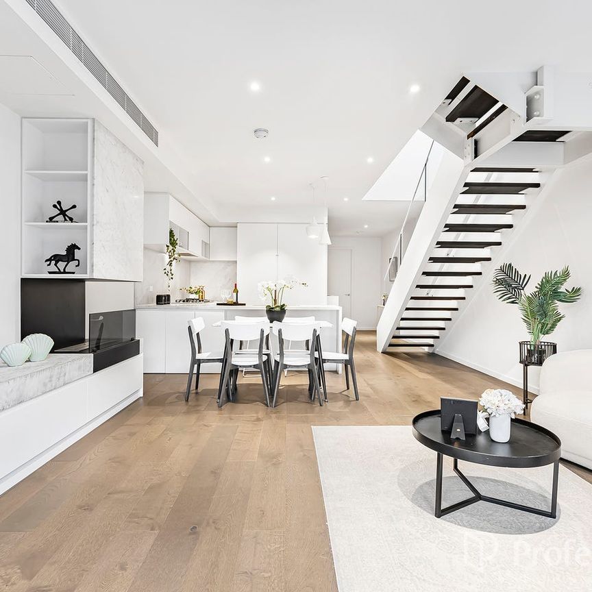 Luxury Townhouse in Glen Iris - Photo 1