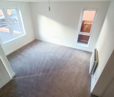 3 bedroom semi-detached house to rent - Photo 2