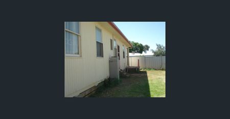 Centrally Located 3 Bedroom Home - Photo 3