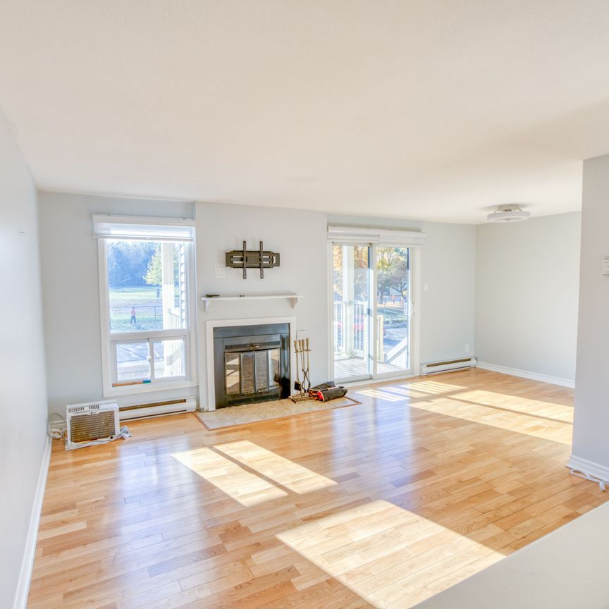 For Lease - 16 Sweetbriar Circle Unit# 1, Barrhaven, Ontario - Photo 1