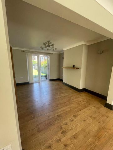 3 bedroom semi-detached house to rent - Photo 3