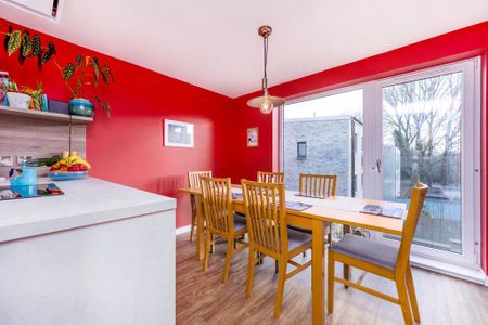 4 bedroom terraced house to rent - Photo 2