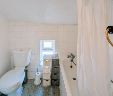 3 bedroom maisonette to rent - Photo 2