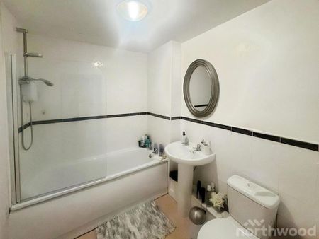 2 bedroom flat to rent - Photo 4