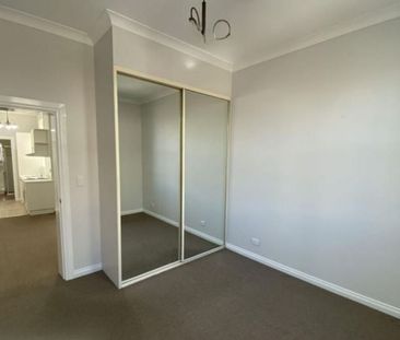 Prime inner-city location with excellent transport links - Photo 1
