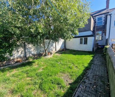 3 bedroom end of terrace house to rent - Photo 4